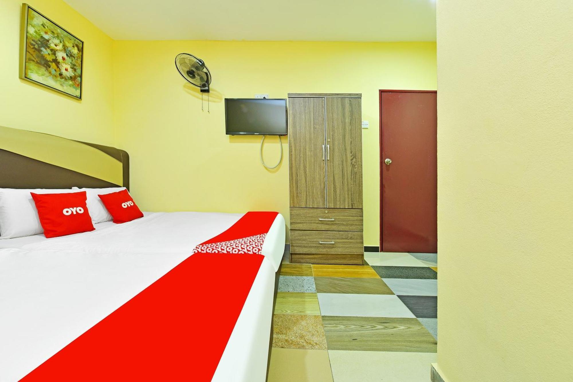 Oyo 873 Bamboo Inn Batu Feringgi Exterior foto