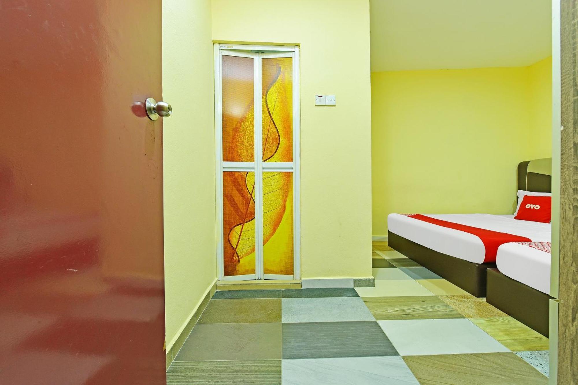 Oyo 873 Bamboo Inn Batu Feringgi Exterior foto